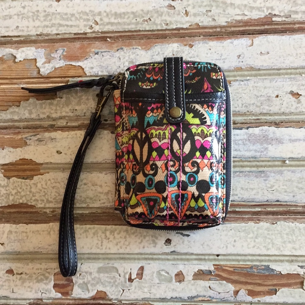 Small wristlet